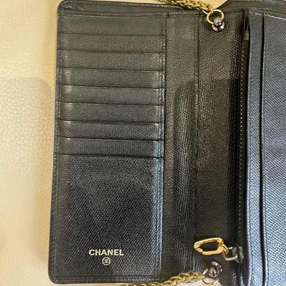 CHANEL Black Wallet on Chain - Picture 4 of 6